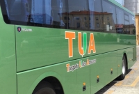 Ubriaco tenta di bloccare pullman della Tua e poi aggredisce i Carabinieri: arrestato