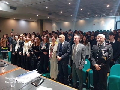 IL LICEO CLASSICO “GIACOMO LEOPARDI” DI SAN BENEDETTO DEL TRONTO INCONTRA IL GIUDICE DELLA CORTE COSTITUZIONALE PROF. MARCO D’ALBERTI