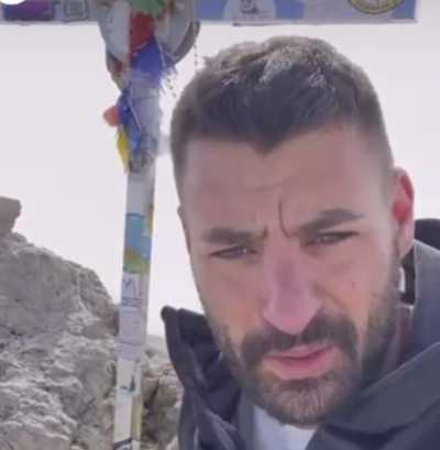 Esattamente una settimana fa l’ultima traccia di Giorgio Lanciotti. Per l’escursionista rosetano 35enne disperso sul Gran sasso. Ieri, una veglia di preghiera