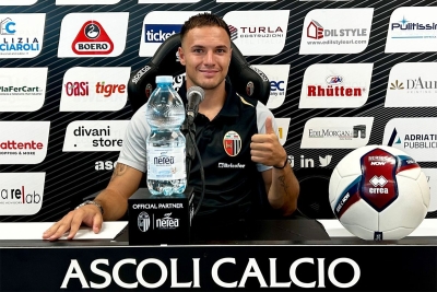 Ascoli Calcio - Si presenta l'attaccante Tirelli: 