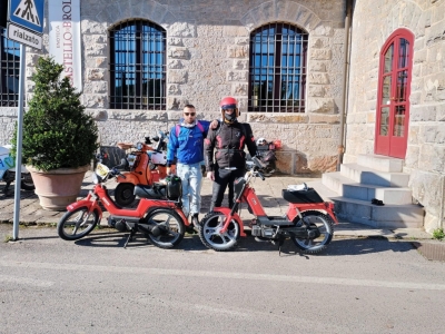 Ascoli - Dal Piceno alla Toscana in sella al Sì Piaggio: l'avventura di Fabio e Pietro