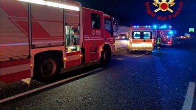 Incidente nel tratto marchigiano della A14, una donna deceduta e due feriti