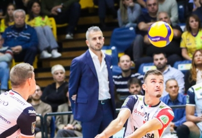 Coach Massimiliano Ortenzi dopo la sconfitta di Modena: “Abituarsi in fretta a guardare oltre