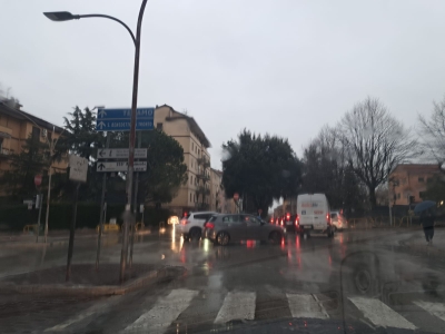 Ascoli Piceno - Superstrada chiusa prima del previsto, traffico in tilt e città sotto scacco