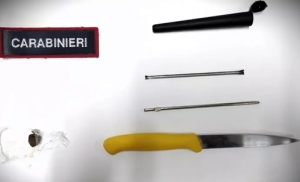 Coltello e grimaldelli, denunciati due presunti truffatori