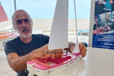 L'atleta non vedente Andrea Cionna naviga in solitaria