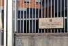 Smartphone occultati dietro mattonelle in cella nel carcere di Ascoli Piceno