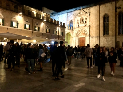 Ascoli Piceno - Ancora vandali in centro, ormai è emergenza danneggiamenti nel weekend