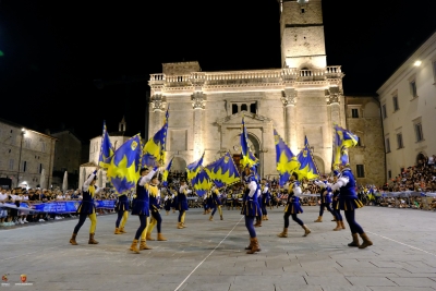 Ascoli Piceno - Sbandieratori, riforma dei campionati: coinvolti anche i sei sestieri della Quintana