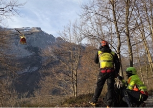 Travolto da un tronco, boscaiolo muore sui monti della Laga