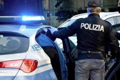 Semina il panico con il coltello alla sagra del paese e ferisce un uomo, arrestato cinquantenne di Atri