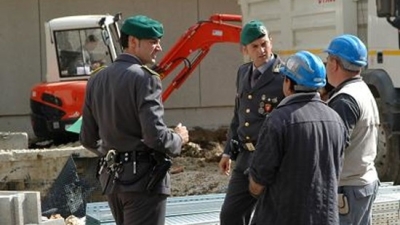 Finanza nei cantieri, caporalato in appalti pubblici in 8 regioni