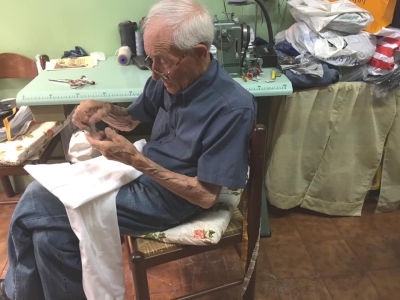 Acquasanta Terme - Se ne va l'ultimo vero artigiano del paese: addio al sarto Quinto Centini