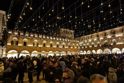 Ascoli, accensione delle luci natalizie