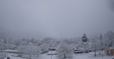 Maltempo, neve abbondante e parecchi disagi nelle aree interne delle Marche