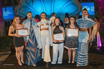 Fashion Mood, le voci dei protagonisti  L&rsquo;esempio di Marika, Maddalena e Gaia: giovani stiliste crescono sulla  passerella della Palazzina Azzurra