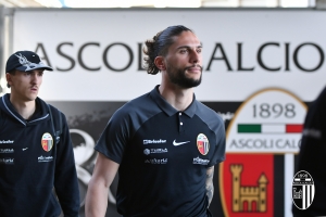 Ascoli Calcio - Si opera Pedro Mendes: "Tifosi bianconeri, torner&ograve; presto"