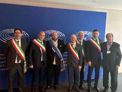 Unione dei Comuni della Val Vibrata a Bruxelles per ricevere il riconoscimento Comunit&agrave; Europea dello sport 2026