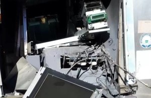 Fanno esplodere il bancomat poi si danno alla fuga, indagini dei Carabinieri