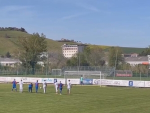 A tre giornate dal termine tutto pu&ograve; ancora accadere in Eccellenza, anche la resurrezione dell'Azzurra Colli