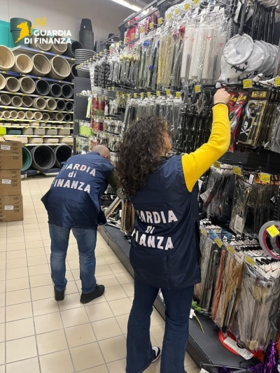 La Guardia di Finanza di Teramo sequestra 40.000 articoli di carnevale non sicuri