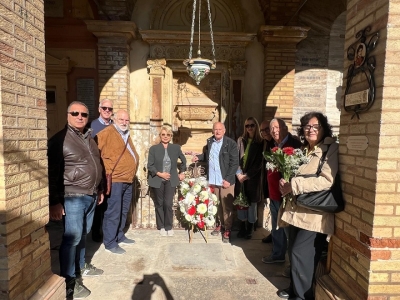 Il Circolo dei Sambenedettesi ricorda i grandi protagonisti della cultura cittadina. L'itinerario è partito oggi dalla tomba di Bice Piacentini