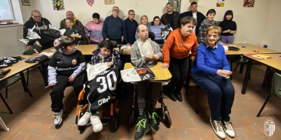 Ascoli Calcio - Una delegazione bianconera in visita ai ragazzi disabili dell'Anffas