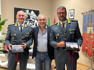 Il sindaco Spazzafumo riceve in sede il nuovo Comandante Provinciale della Guardia di Finanza di Ascoli Piceno, colonnello Ivano Cerioni
