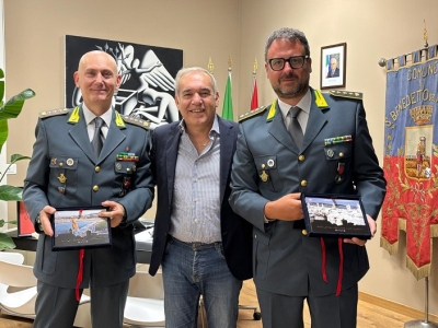 Il sindaco Spazzafumo riceve in sede il nuovo Comandante Provinciale della Guardia di Finanza di Ascoli Piceno, colonnello Ivano Cerioni