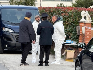 Femminicidio nello Jesino, donna percossa e uccisa in casa