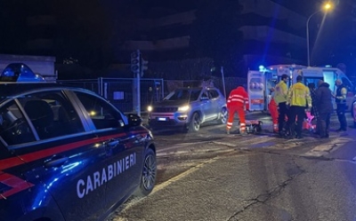 Attraversa la strada ma viene investito, muore un 81enne