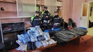 San Benedetto: Polizia Municipale rinviene e sequestra merce sospetta di contraffazione destinata alla vendita abusiva