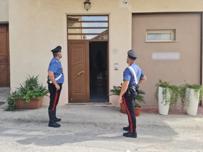 Incolla la serratura della casa pignorata a danno dei nuovi acquirenti, denunciato