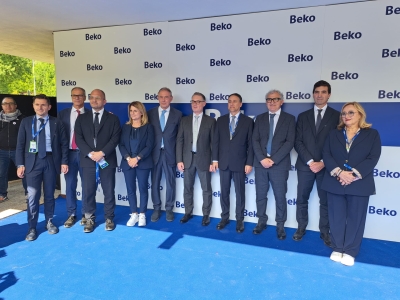 Comunanza - Visita del ministro Urso alla Beko: "Siamo riusciti a compiere un'impresa"