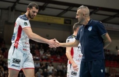 Yuasa Battery, coach Ortenzi: 