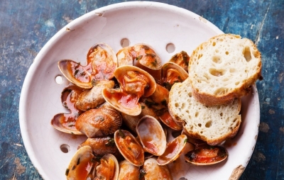 Commissione del Parlamento Europeo conferma la deroga per le vongole dell'Adriatico