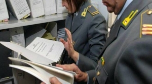 Fondi di Stato per comprare stabilimento balneare, scattano i sequestri