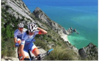 Fuoristrada a due ruote protagonista con la Rampiconero