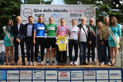 Giro delle Marche in Rosa: trionfo straniero a Offida con l’australiana Chantelle Mc Carthy