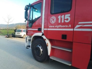 Scontro auto e scooter sulla Bonifica del Tronto, 65enne trasportato in elisoccorso al Mazzini