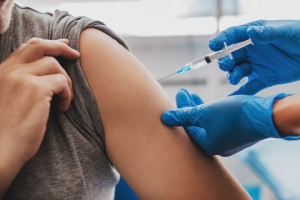 INFLUENZA: &Egrave; ANCORA POSSIBILE PROTEGGERSI CON IL VACCINO