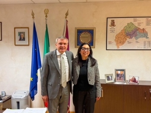 INCONTRO ISTITUZIONALE TRA L&rsquo;ASSESSORE PANTALONI E IL QUESTORE DI ANCONA CAPOCASA. AL CENTRO I TEMI DELLA SICUREZZA E LA COLLABORAZIONE TERRITORIALE