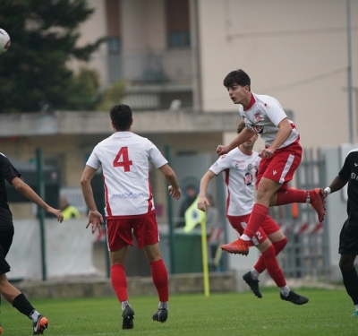 Nonostante il pari interno con l'Urbino la Maceratese rimane sempre leader del girone unico