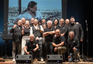 Una standing ovation per Bertoli
