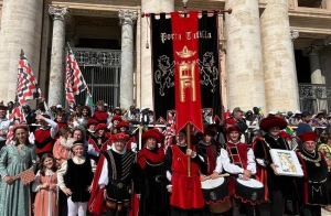 Ascoli Piceno - Il sestiere di Porta Tufilla all'udienza generale con papa Francesco