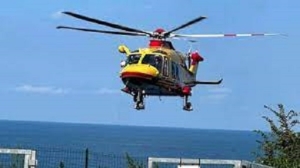 Batte la testa e perde i sensi, minore soccorso da eliambulanza