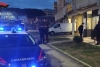 Cercano di aggredire con pugni e spintoni i Carabinieri, arresto e denunce nel Fermano