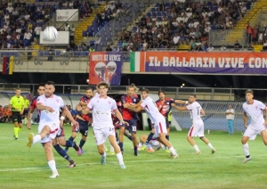 Alla prima uscita 2025/2026 la Samb batte senza appello la Vis Pesaro con un meritatissimo 2-0