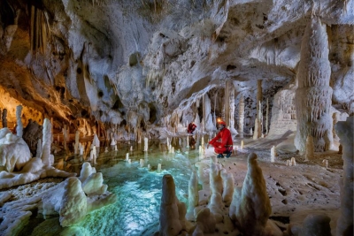 &ldquo;Dalle Grotte di Frasassi alle grotte del mondo&rdquo; in mostra ad Ancona le fotografie di Paolo Petrignani