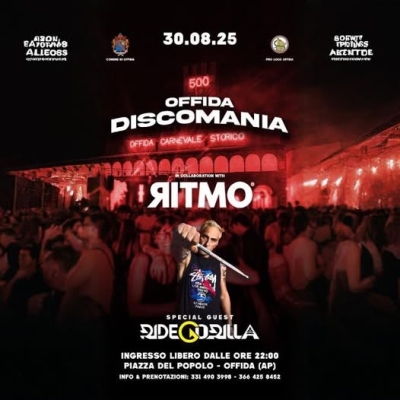 Discomania in Piazza del Popolo a Offida